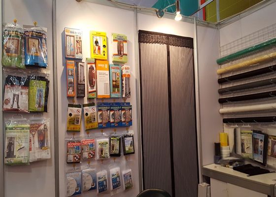 China hot sale anti mosquito net magnetic door curtain,easy fix mesh curtain with magnetics 90x210cm supplier